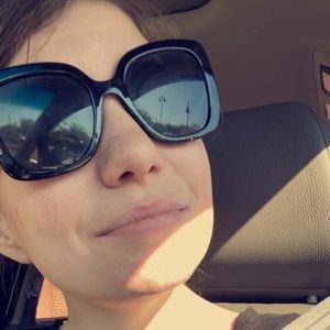 Meet your Posher, Michaela